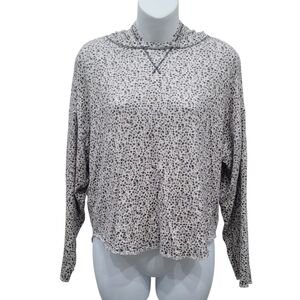 2/$20 Urban Romantics Grey & Pink Hoodie Top Blouse Size: M